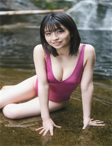 《花野真衣》