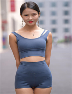 《秋霞在线高清观看视频》